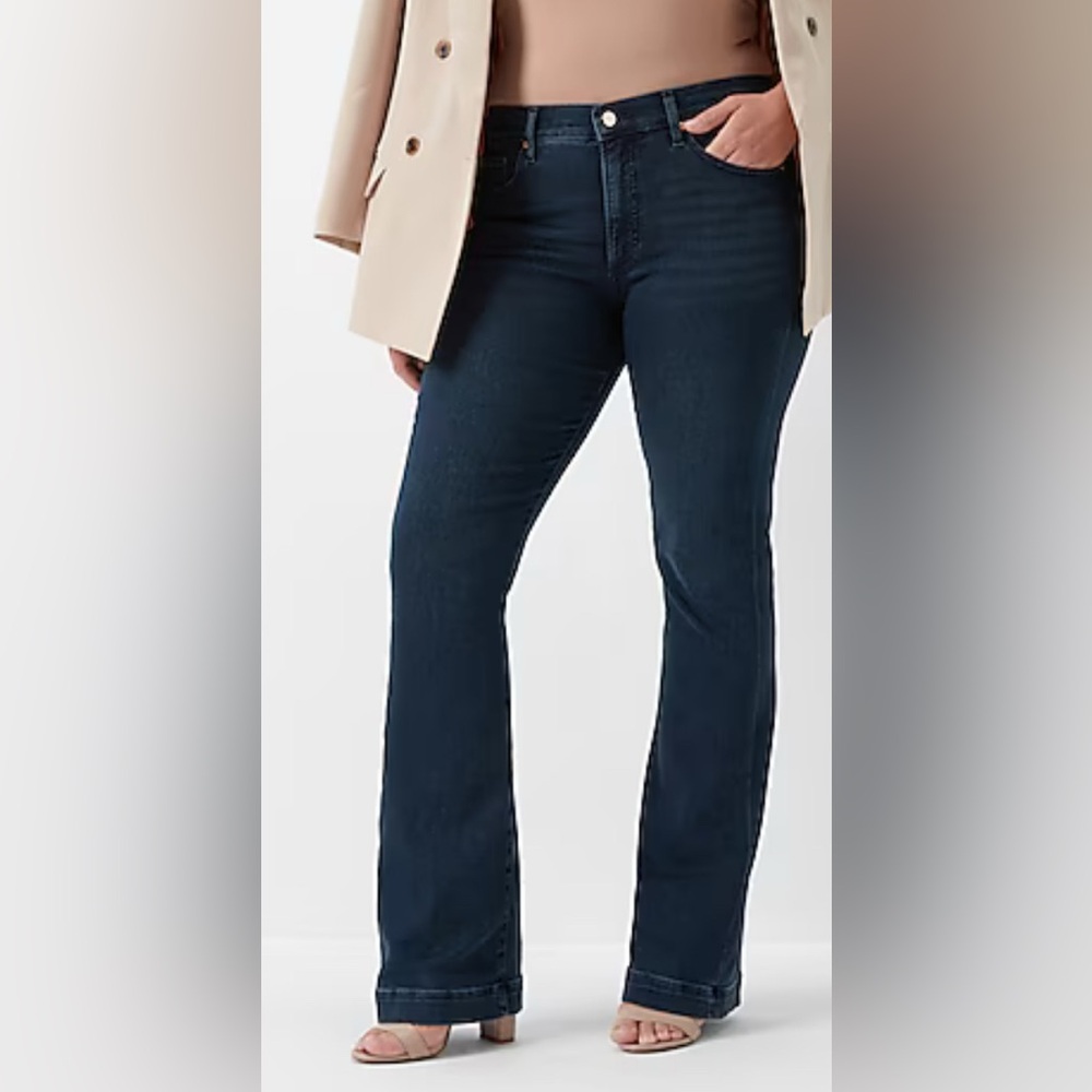 Express Barelyboot mid rise dark wash jeans SZ-6 EUC